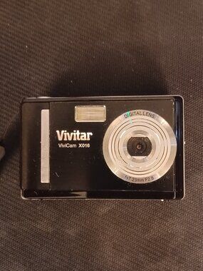 Vivitar ViviCam X016 digital camera